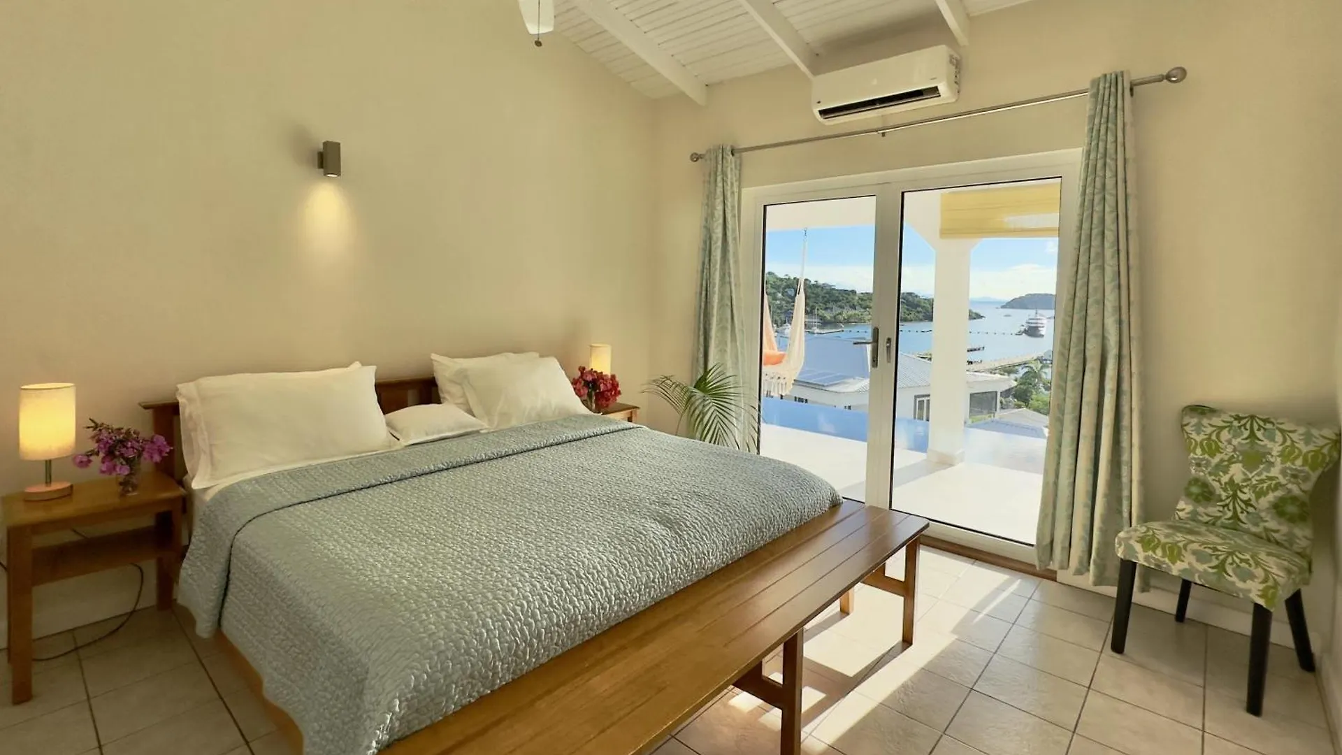 فيلا The White House English Harbour فيلة