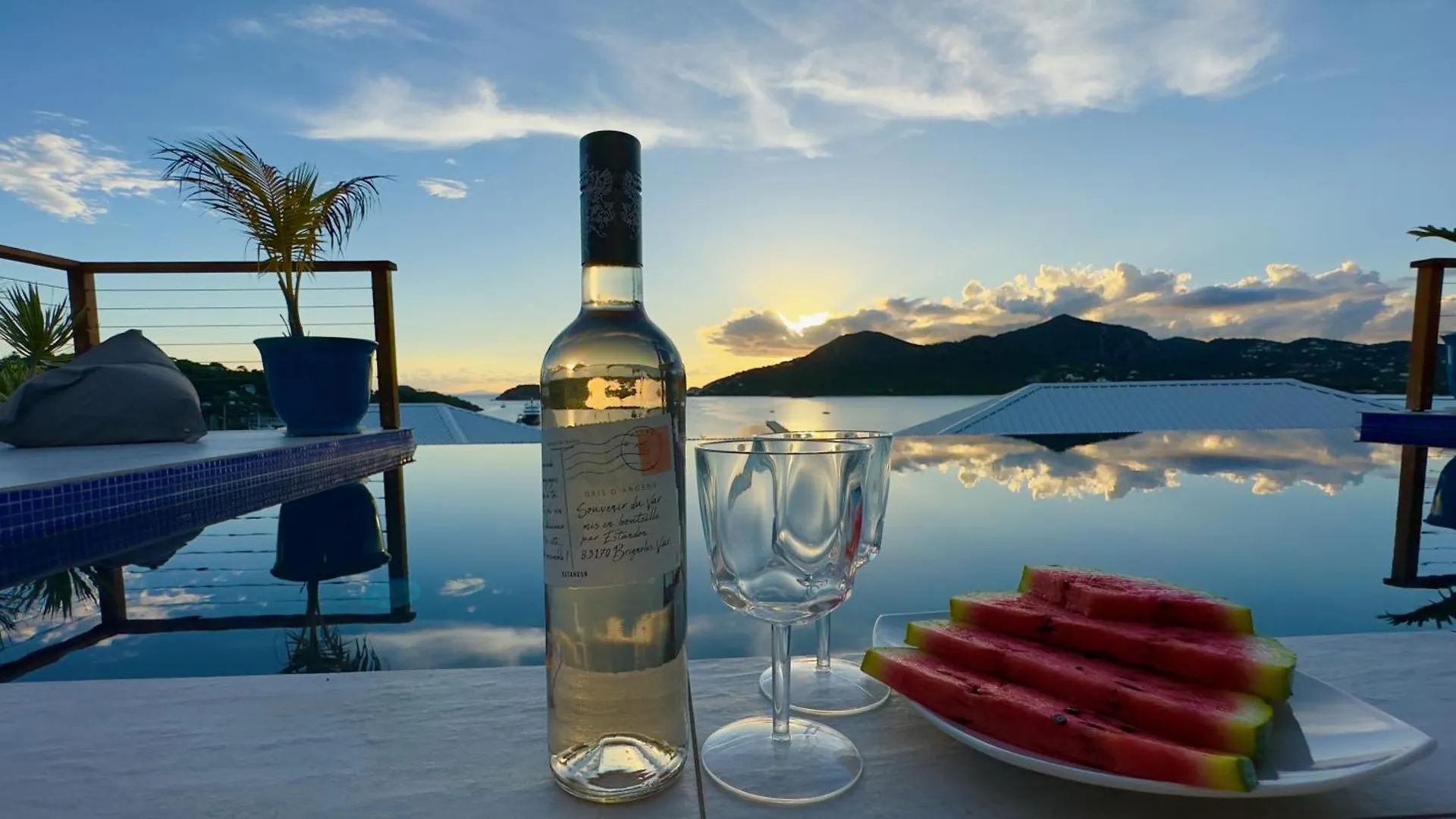 فيلا The White House English Harbour فيلة