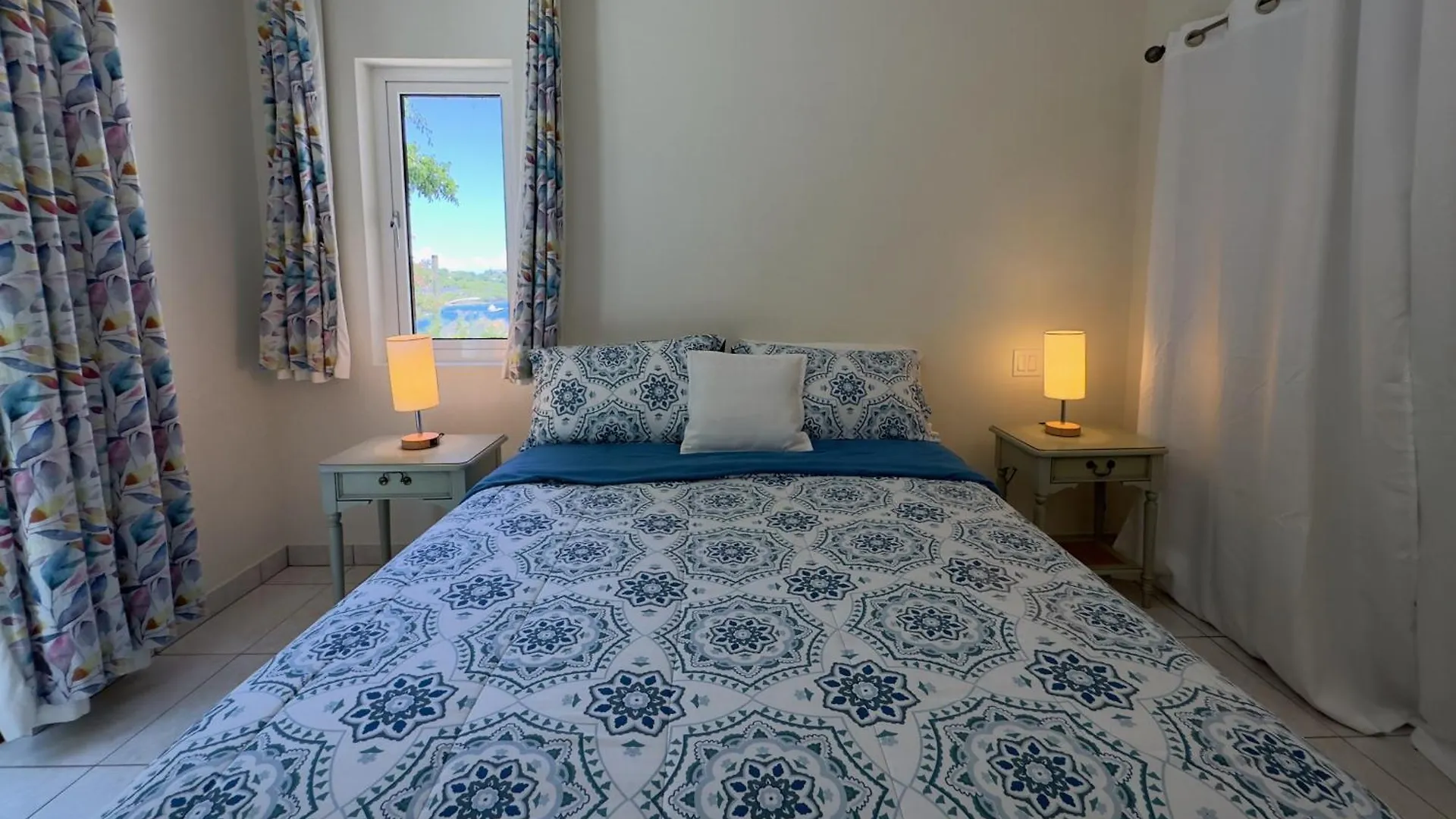 فيلة فيلا The White House English Harbour