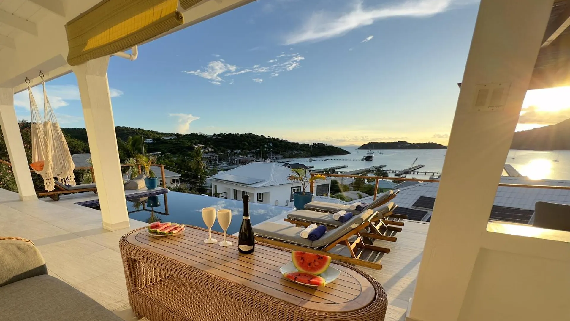 فيلا The White House English Harbour 0*,